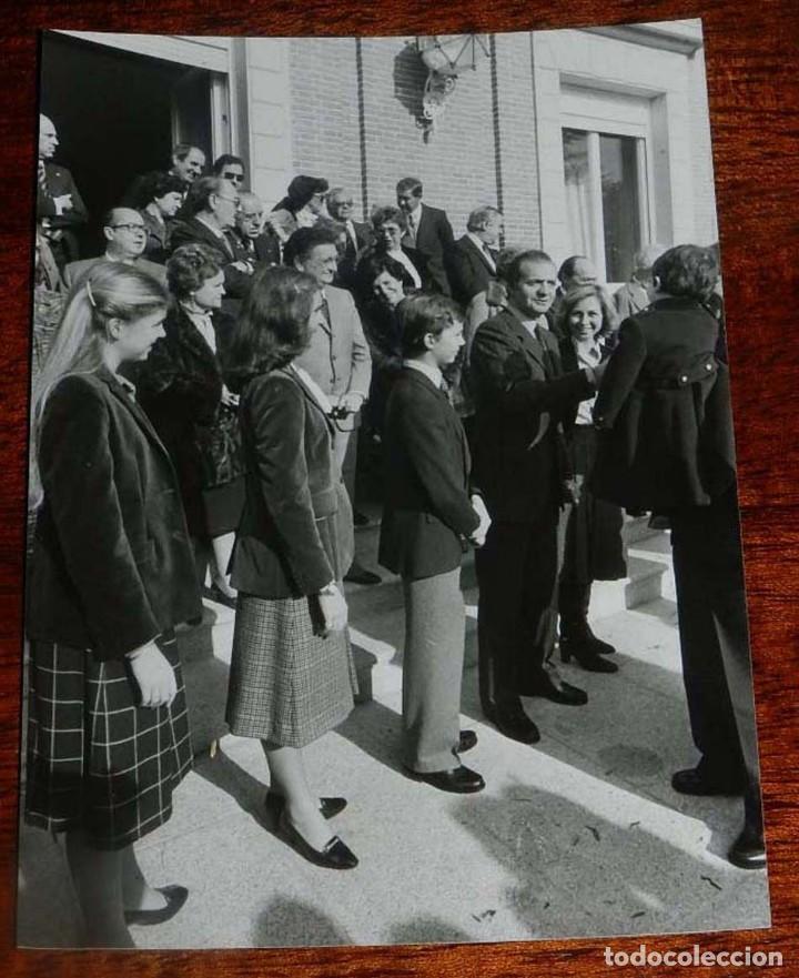 Militaria: FOTOGRAFIA DE LA FAMILIA REAL, REY DON JUAN CARLOS I, DO&Ntilde;A SOFIA, PRINCIPE FELIPE, PRINCESAS ELENA Y