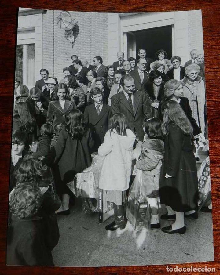 Militaria: FOTOGRAFIA DE LA FAMILIA REAL, REY DON JUAN CARLOS I, DO&Ntilde;A SOFIA, PRINCIPE FELIPE, PRINCESAS ELENA Y
