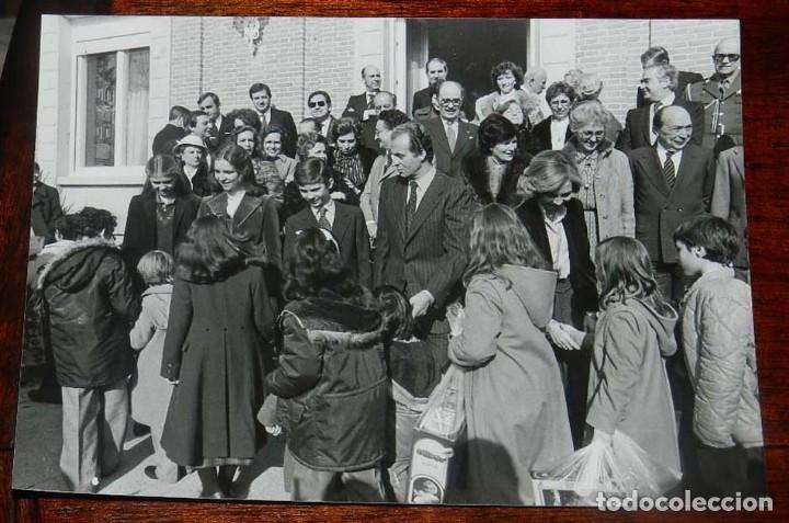 Militaria: FOTOGRAFIA DE LA FAMILIA REAL, REY DON JUAN CARLOS I, DO&Ntilde;A SOFIA, PRINCIPE FELIPE, PRINCESAS ELENA Y