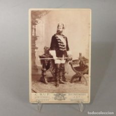 Militaria: ANTIGUA FOTO MILITAR DE CARTON DE UN COMANDANTE 1893. Lote 157941246