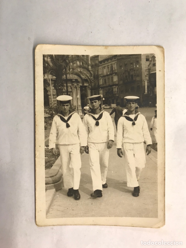 Militaria: MILITAR. Cartagena Base Naval. Fotograf&iacute;a antigua. Tarde de paseo ...(h.1960?)