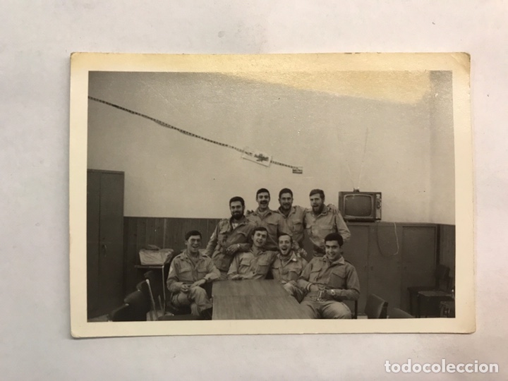 Militaria: MILITAR. Fotograf&iacute;a Original. Soldados en el sal&oacute;n de actos. (h.1960?)