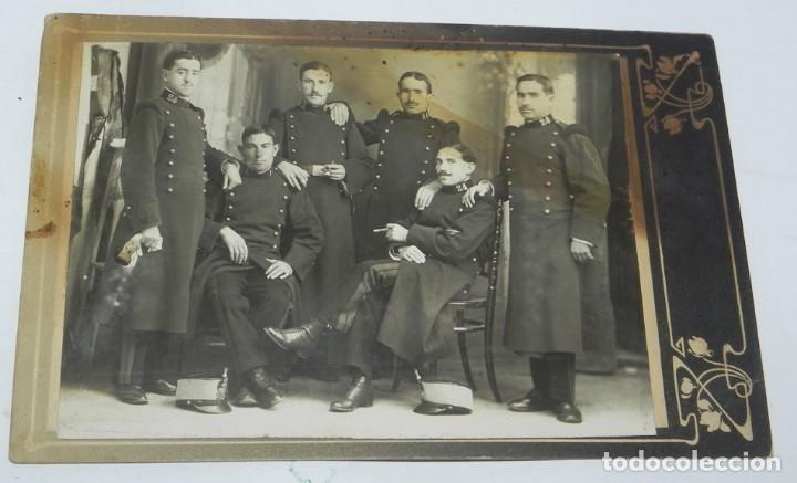 Militaria: FOTOGRAFIA ALBUMINA DEL REGIMIENTO DE INFANTERIA N. 24, CASCO O GORRO ROS, MIDE 17 X 11 CMS.