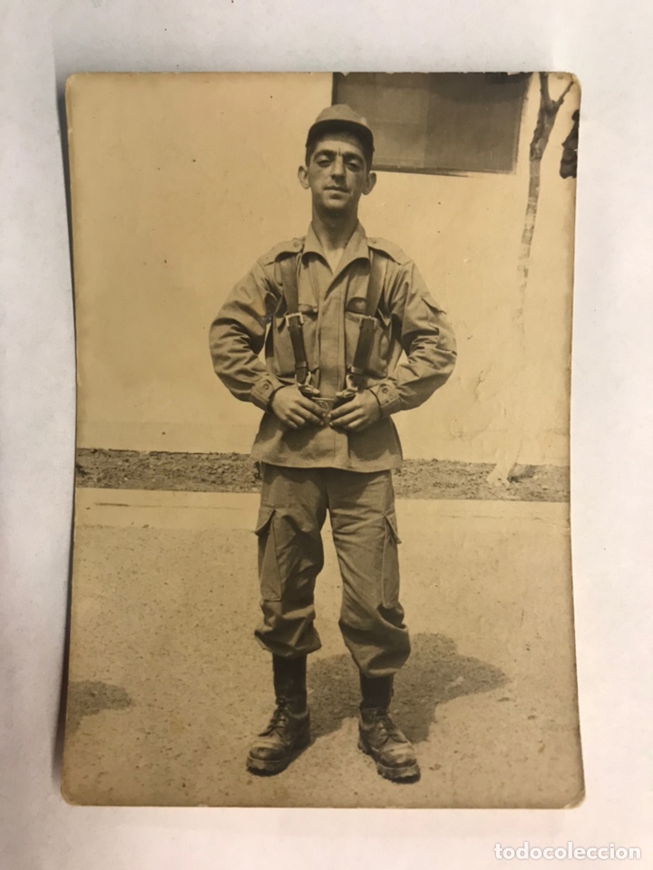 Militaria: MILITAR. Fotograf&iacute;a antigua. M&aacute;s chulo que un ocho. Original (h.1980?)