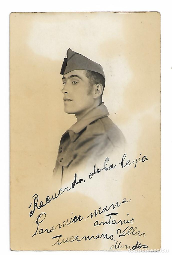 Militaria: Tarjeta postal Caballero Legionario.Recuerdo de la Legia