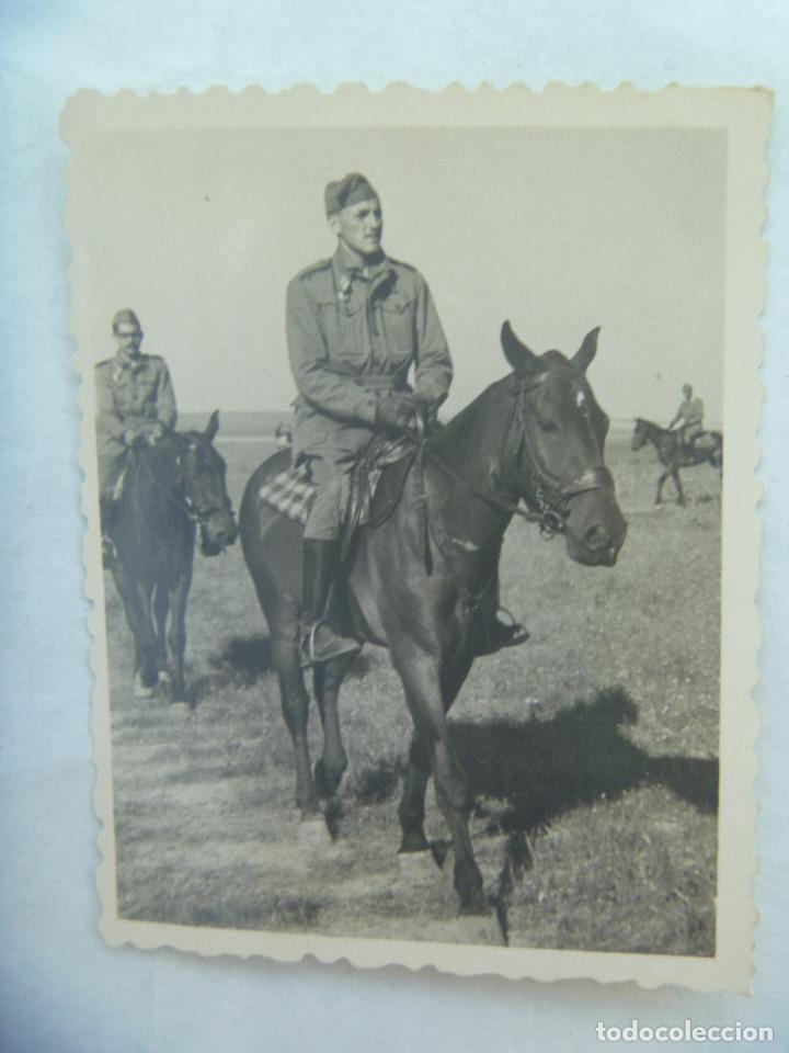 Militaria: FOTO DE MILITARES DE LA MILICIA UNIVERSITARIA A CABALLO