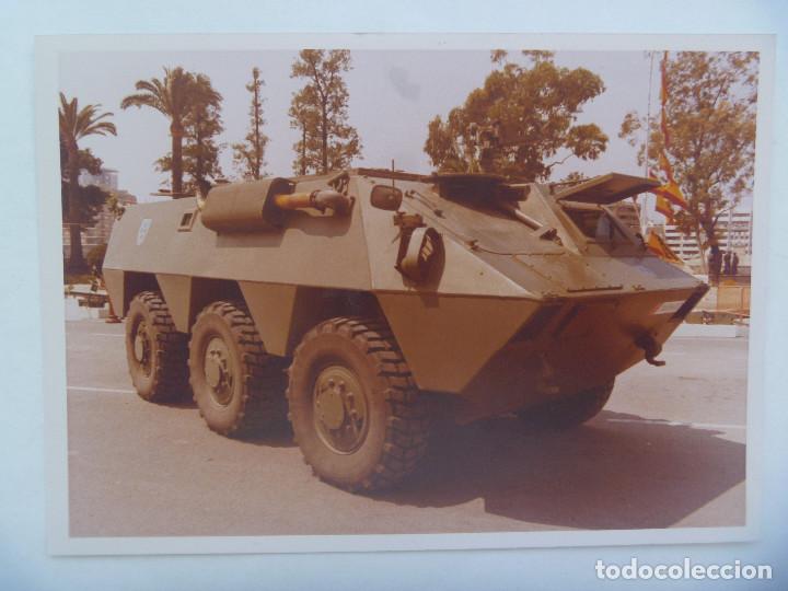 Militaria: FOTO DE UN VEHICULO BLINDADO DE LA CABALLERIA ESPA&Ntilde;OLA  ............ 12 X 18 CM
