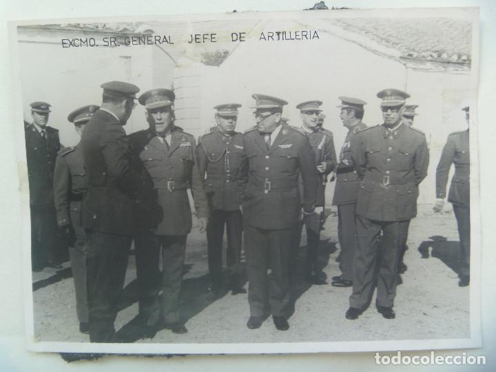 Militaria: EJERCITO DEL AIRE : FOTO DE OFICIALES, VISITA DEL EXCMO. SR. GENERAL JEFE DE ARTILLERIA