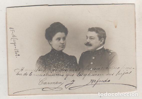 Military Antiques: Fotogafia militar con uniforme posando  con su mujer. 1902 Medidas 13 x 9 cm