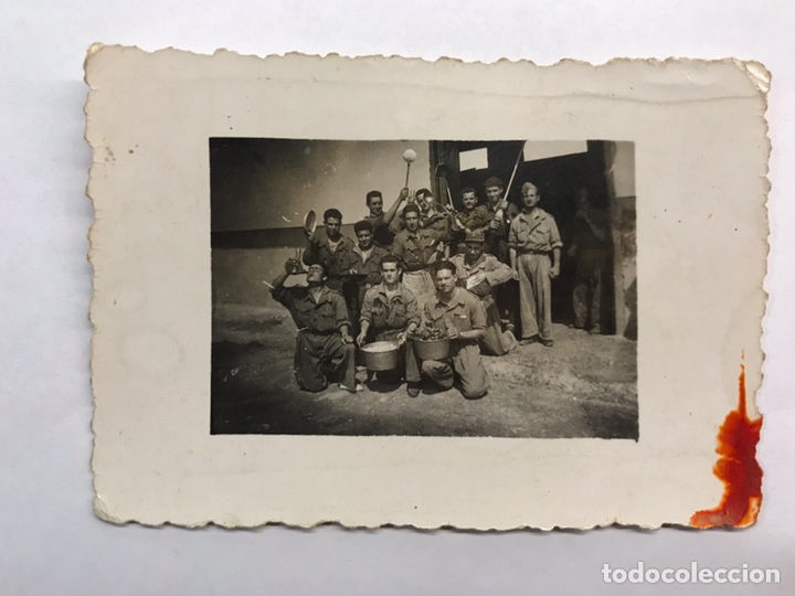 Military Antiques: MILITAR. Fotograf&iacute;a. Soldados de descanso y diversi&oacute;n (h.1940?)