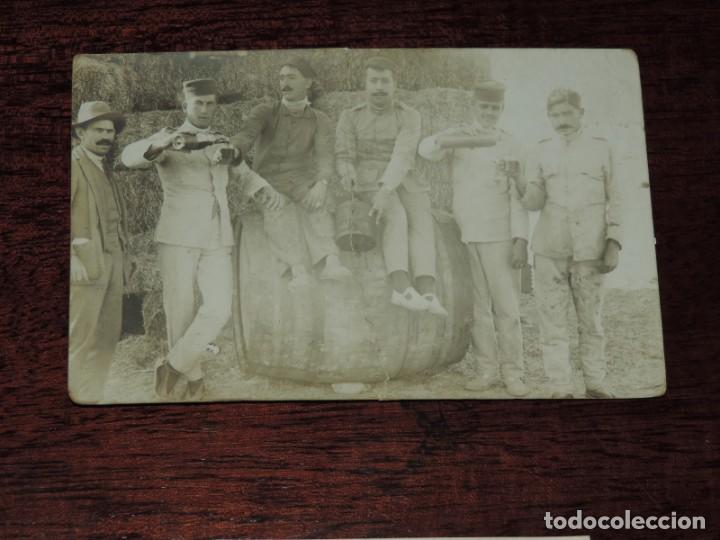 Military Antiques: ANTIGUA FOTOGRAFIA DE MILITRES EN MODO DESCANSO, TAMA&Ntilde;O POSTAL