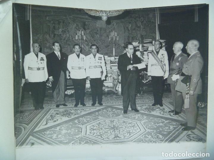 Military Antiques: FOTO CAUDILLO, GRAL. ALONSO VEGA CON MEDALLA MILITAR INDIVIDUAL, UTRERA MOLINA Y MORENO DE LA COVA