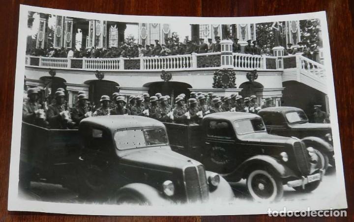 Military Antiques: FOTOGRAFIA DE DESFILE EN VALENCIA DEL 3er. CUERPO DEL EJERCITO, SECCION DE TRANSPORTES DE LA 39 C.&ordf;,