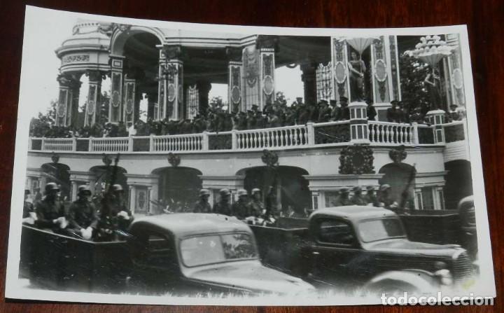 Military Antiques: FOTOGRAFIA DE DESFILE EN VALENCIA DEL 3er. CUERPO DEL EJERCITO, SECCION DE TRANSPORTES DE LA 39 C.&ordf;,