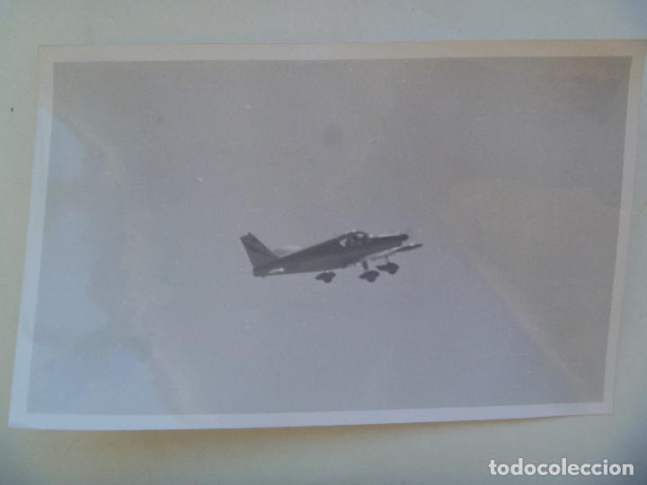 Military Antiques: FOTO DE UN AVION EN VUELO  .......... 11,5 X 18,5 CM