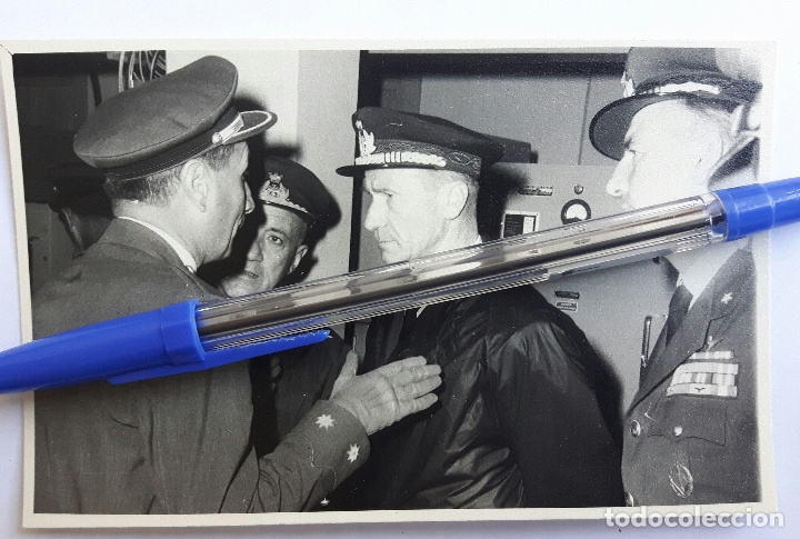 Military Antiques: Aviaci&oacute;n, el teniente coronel Cadenas recibe a una comisi&oacute;n de la Regia Aeronautica italiana.