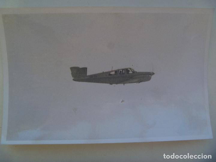 Military Antiques: FOTO DE UN AVION EN VUELO  .......... 11,5 X 18,5 CM