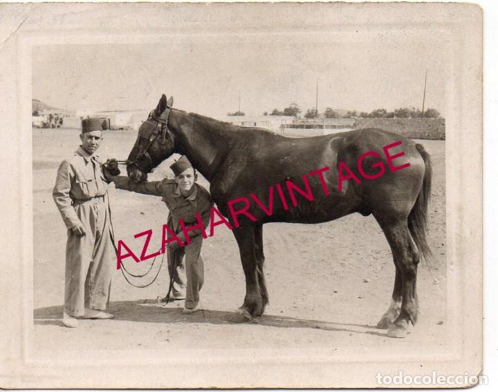Militaria: NADOR, 1957, SOLDADOS DE REGULARES CON CABALLO, 90X70MM