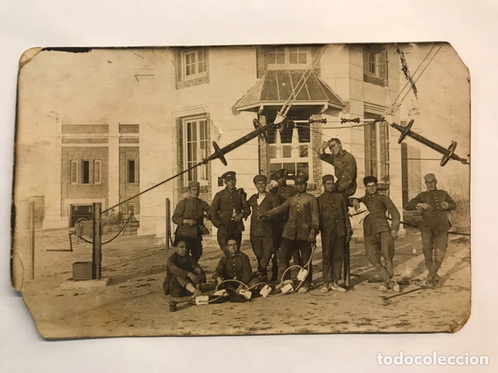 Militaria: MILITAR...Fotograf&iacute;a Original. Grupo de soldados del cuerpo de Artiller&iacute;a??. Fotograf&iacute;a animada
