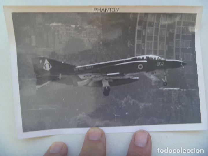 Militaria: FOTO DE UN AVION DE LA ROYAL NAVY DESPEGANDO : PHANTON