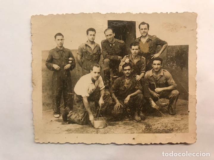 Militaria: MILITAR. Fotograf&iacute;a Antigua. Grupo de soldados . Tama&ntilde;o postal (h.1940?)