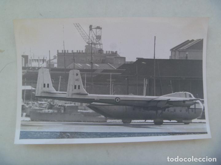 Militaria: FOTO DE UN AVION EN TIERRA  .......... 11,5 X 18,5 CM