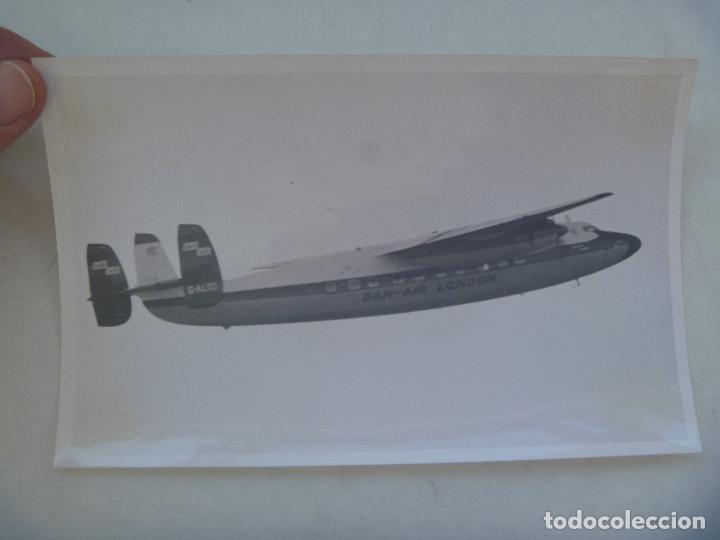 Militaria: FOTO DE UN AVION EN VUELO DE LA DAN - AIR LONDON ... 12 X 18 CM