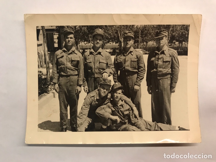 Militaria: MILITAR. Fotograf&iacute;a Grupo de Soldados del Ej&eacute;rcito Espa&ntilde;ol (h.1960?)