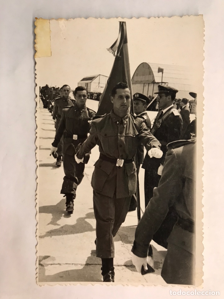 Militaria: MILITAR. Fotograf&iacute;a MANISES. Jura de Bandera. Regimiento de Artiller&iacute;a Antia&eacute;rea No.73. (a.1957)