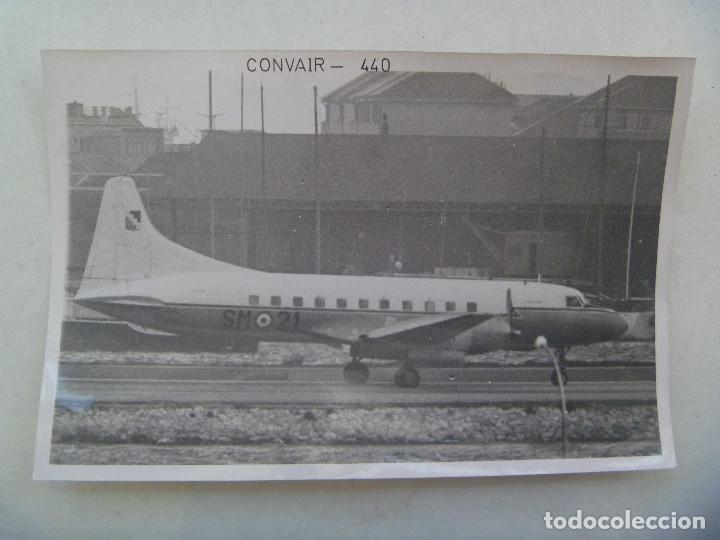 Militaria: FOTO DE UN AVION  CONVAIR - 440 , EN TIERRA