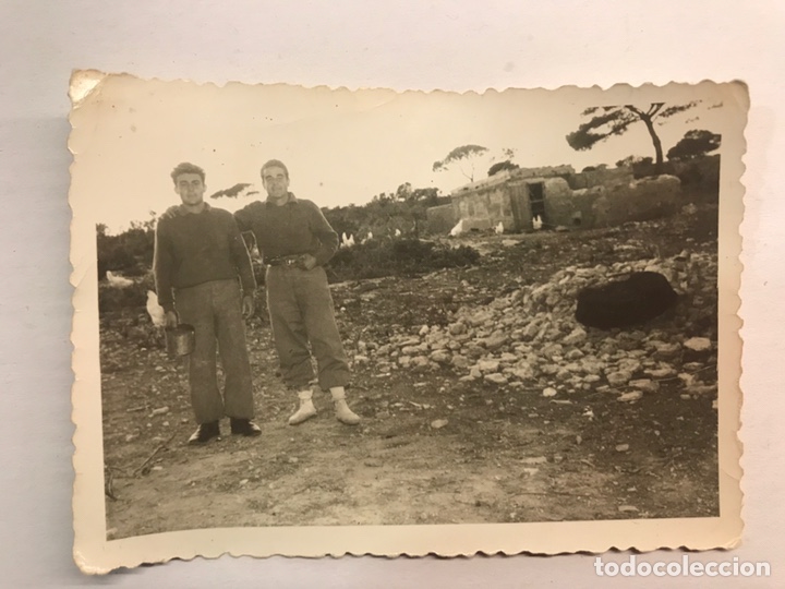 Militaria: MILITAR. Fotograf&iacute;a Batallon de Instrucci&oacute;n Reclutas del Sahara No 1 Soldados en el corral