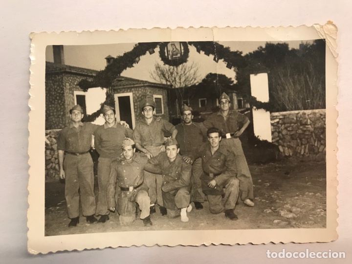 Militaria: MILITAR. Fotograf&iacute;a Batallon de Instrucci&oacute;n Reclutas del Sahara No 1, a la entrada del cuartel..
