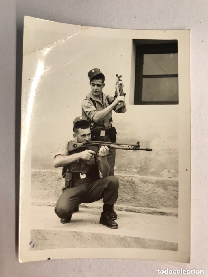 Military Antiques: MILITAR. Fotograf&iacute;a. EL AAIUN. Soldados Posando para el recuerdo ...(a.1969?)
