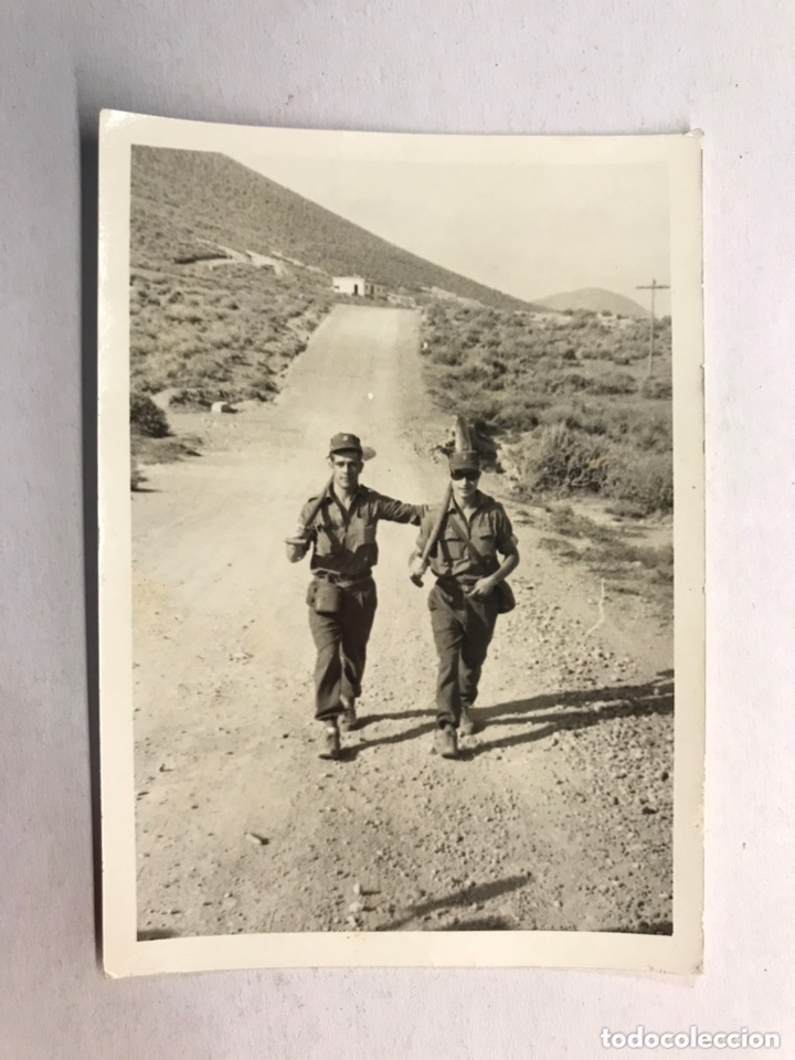 Military Antiques: MILITAR. Fotograf&iacute;a. EL AAIUN. Soldados Posando para el recuerdo ...(a.1969?)