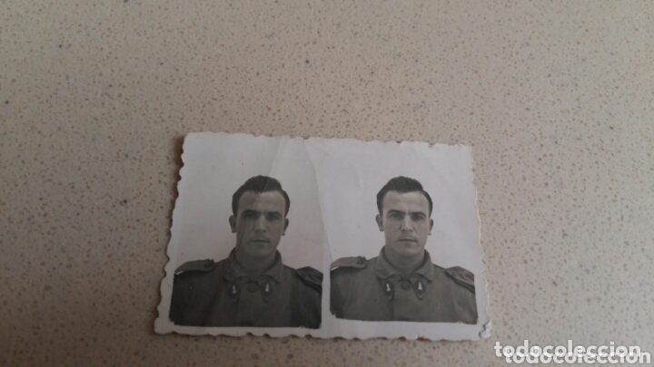 Militaria: DOBLE FOTOGRAF&Iacute;A DE TAMA&Ntilde;O CARNET DE MILITAR DE INGENIEROS.