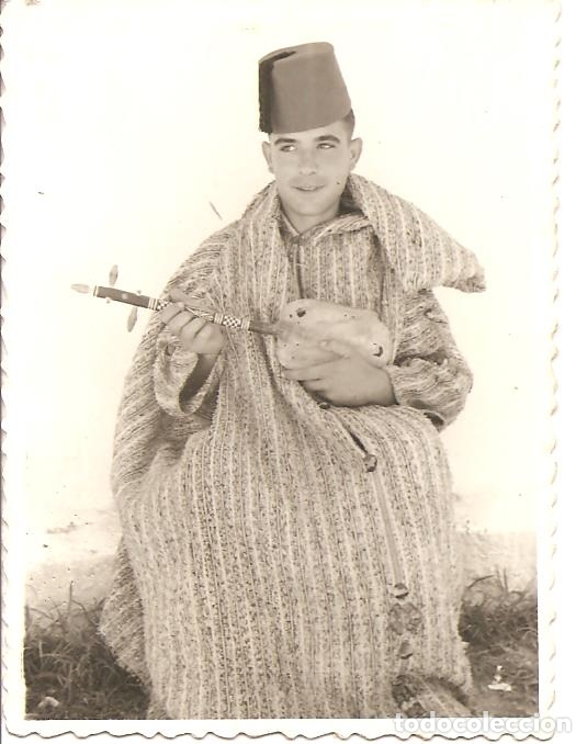 Militaria: FOTO, SOLDADOS DISFRAZADO CON CHILABA, 6,5X8,5