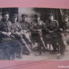 Militaria: OFICIALES SOVIÉTICOS DEL EJERCITO ROJO. FINALES DE LA SEGUNDA GUERRA MUNDIAL. 14X9 CM.. Lote 175534150