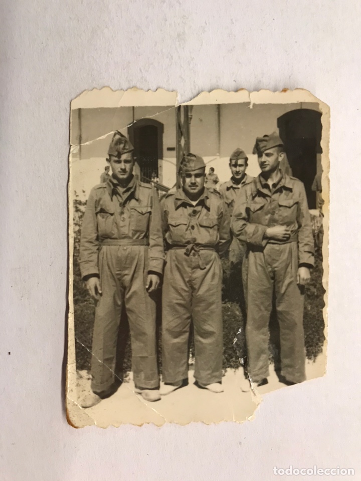 Military Antiques: MILITAR. Fotograf&iacute;a antigua. Soldados en Traje de Faena... (h.1950?) de peque&ntilde;o tama&ntilde;o