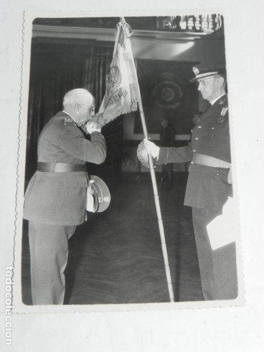 Militaria: FOTOGRAFIA DE BODAS DE ORO DE LA XXI PROMOCION DE LA ACADEMIA DE CABALLERIA, EL GENERAL YSASI-YSASIM