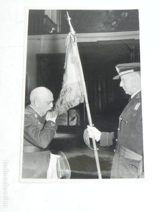 Militaria: FOTOGRAFIA DE BODAS DE ORO DE LA XXI PROMOCION DE LA ACADEMIA DE CABALLERIA, EL GENERAL YSASI-YSASIM