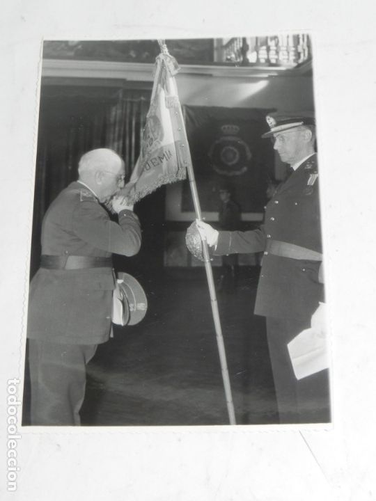 Militaria: FOTOGRAFIA DE BODAS DE ORO DE LA XXI PROMOCION DE LA ACADEMIA DE CABALLERIA, EL GENERAL YSASI-YSASIM