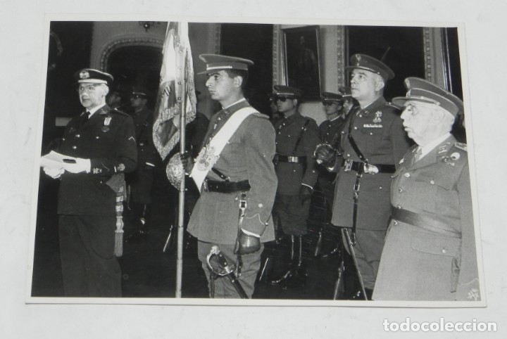Militaria: FOTOGRAFIA DE BODAS DE ORO DE LA XXI PROMOCION DE LA ACADEMIA DE CABALLERIA, EL GENERAL EN YSASI-YSA