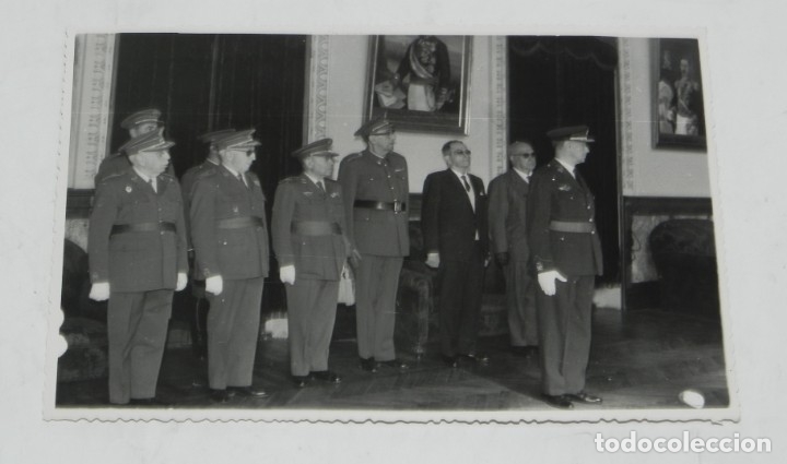 Militaria: FOTOGRAFIA DE BODAS DE ORO DE LA XXI PROMOCION DE LA ACADEMIA DE CABALLERIA, LOS SUPERVIVIENTES DE L