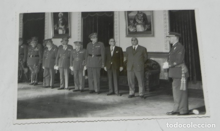 Militaria: FOTOGRAFIA DE BODAS DE ORO DE LA XXI PROMOCION DE LA ACADEMIA DE CABALLERIA, EL TENIENTE GENERAL LAC