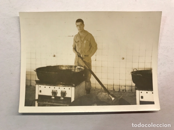 Militaria: MILITAR. Fotograf&iacute;a Original SIDI IFNI. En los Cuarteles tambi&eacute;n se cocina....Verano de 1968.
