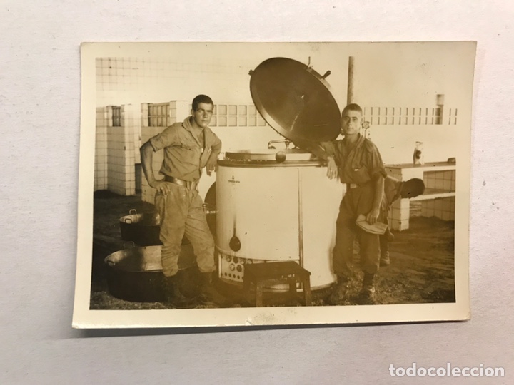 Militaria: MILITAR. Fotograf&iacute;a Original SIDI IFNI. En los Cuarteles tambi&eacute;n se cocina....Verano de 1968.