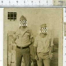 Militaria: FOTOGRAFÍA SARGENTO LEGIÓN CON INSIGNIA Y PEPITO DEL SAHARA. Lote 176051025