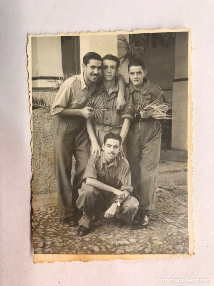 Militaria: MILITAR. Fotograf&iacute;a original, Soldados en el Cuartel. Fotograf&iacute;a para el recuerdo. Abril de 1945,