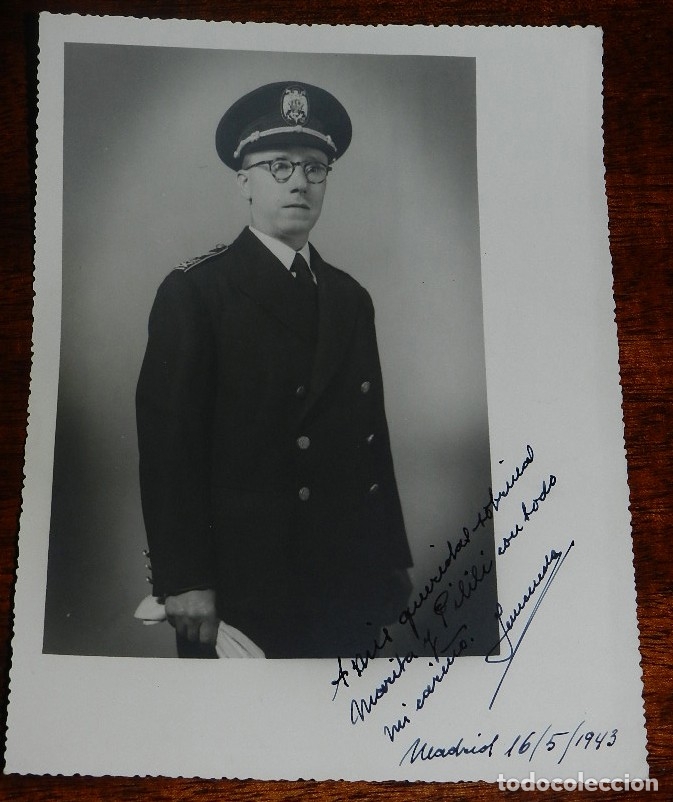 Militaria: FOTOGRAFIA DE PERSONAJE CON UNIFORME EPOCA DE FRANCO, MIDE 23 X 17 CMS. DEDICADA Y FIRMADA FECHADA E