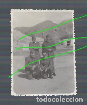 Militaria: PEQUE&Ntilde;A INSTANT&Aacute;NEA. MILITARES. FOT&Oacute;GRAFO DESCONOCIDO.